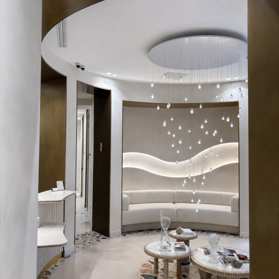 Sonorisation multiroom réalisée par BE SMARTHOME (BSH) dans un salon d’esthétique à Paris avec enceintes encastrées et diffusion musicale indépendante.